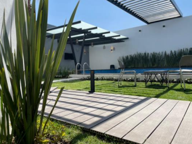 Pool party con música